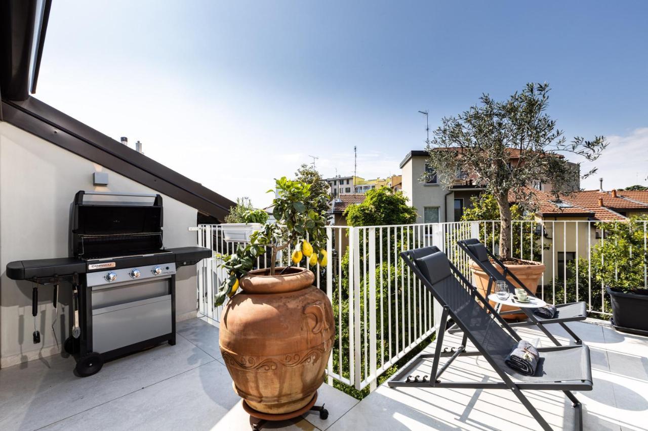 *Villa Olivo*With Private Terrace & Jacuzzi + 3Bedrooms Милан Экстерьер фото